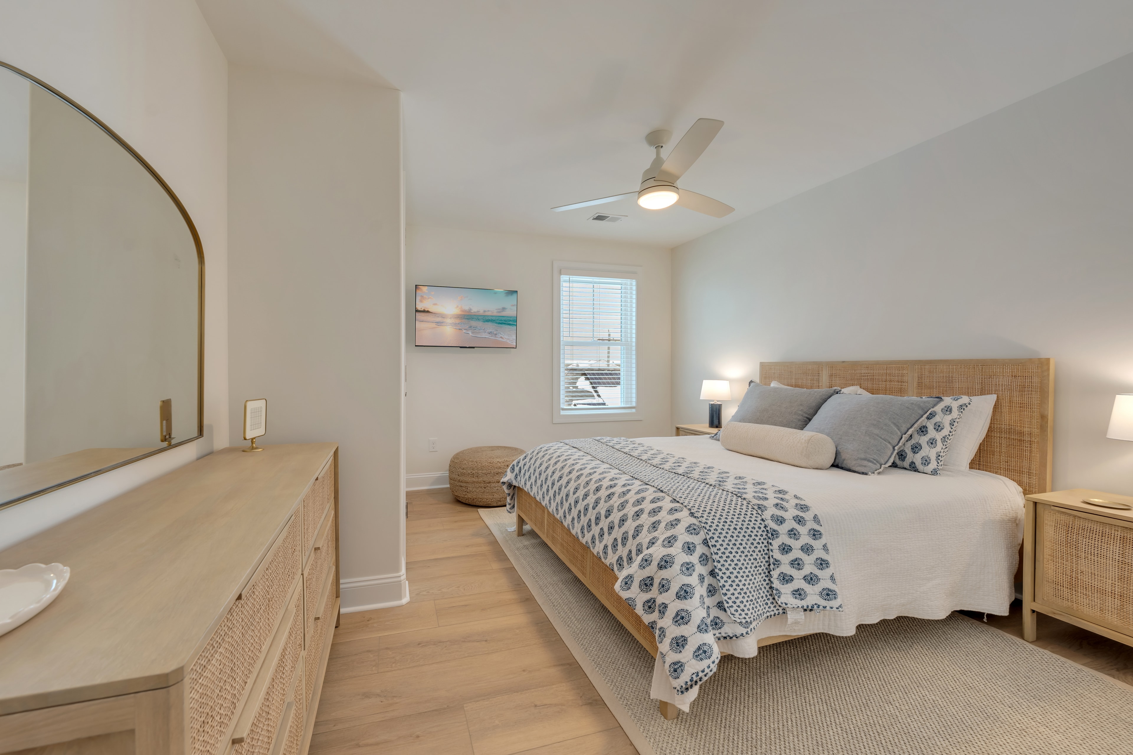 Queen bedroom