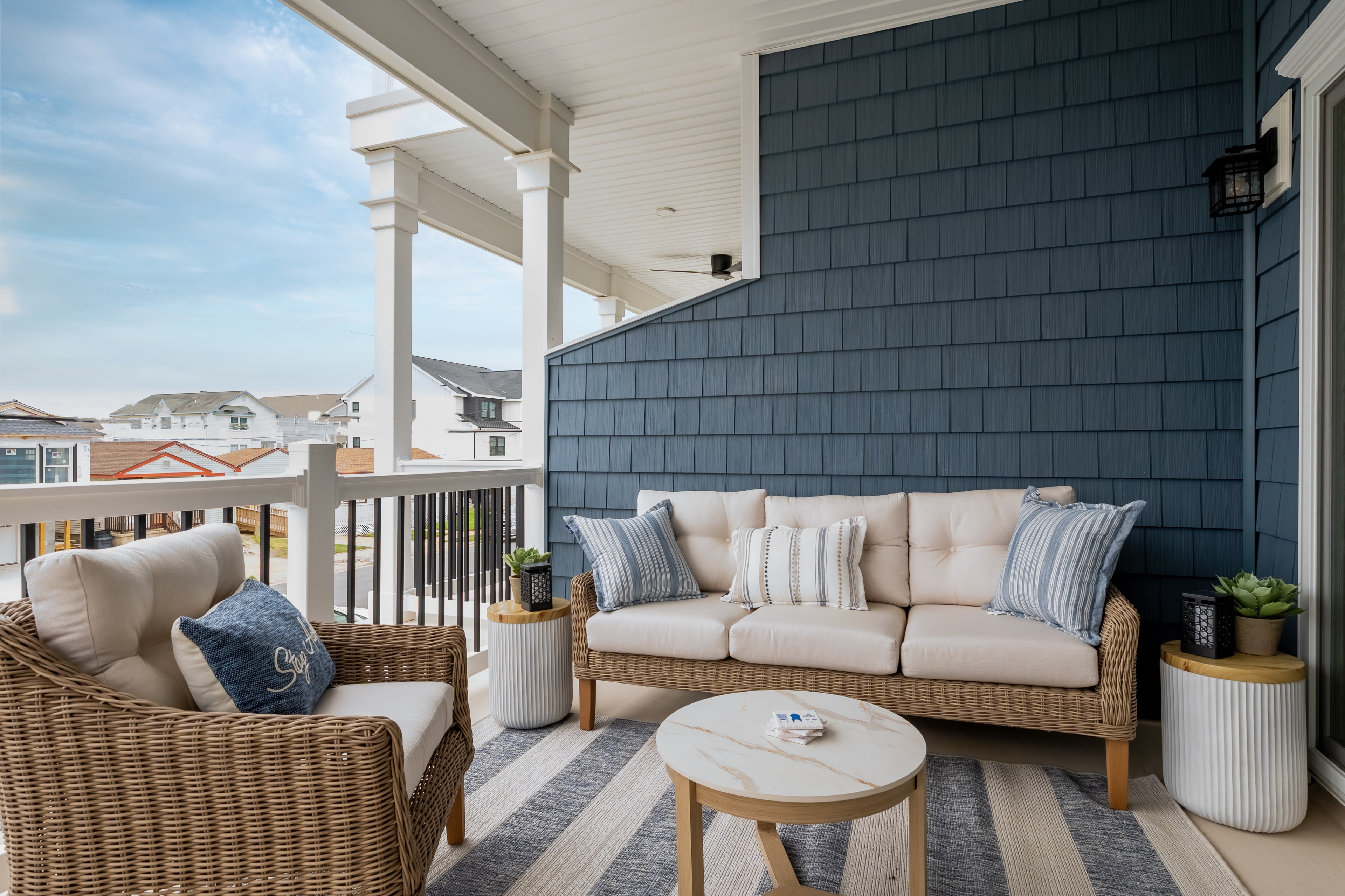 Main deck with wicker furniture